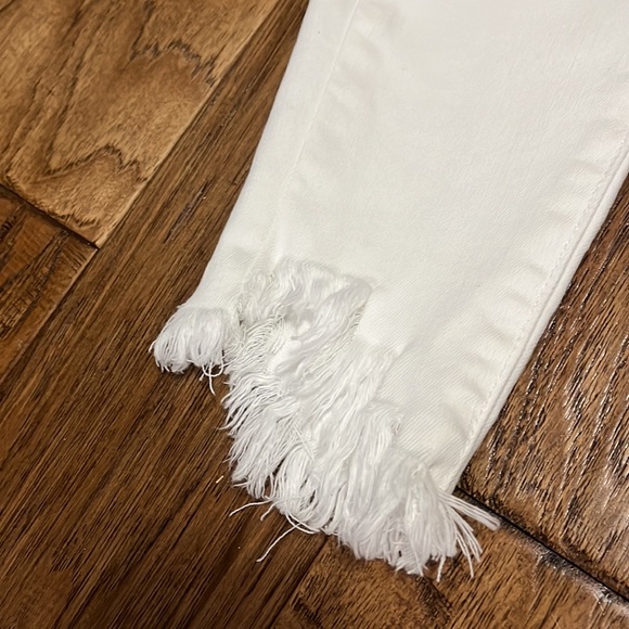 EUC KanCan white shark bite jeans size 0/23 - Picture 5 of 6